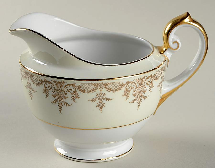 The Marquis Creamer by Thun-1