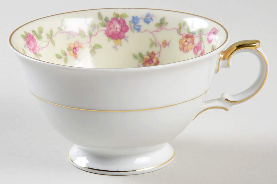 Mayflower Footed Cup by Thun-1