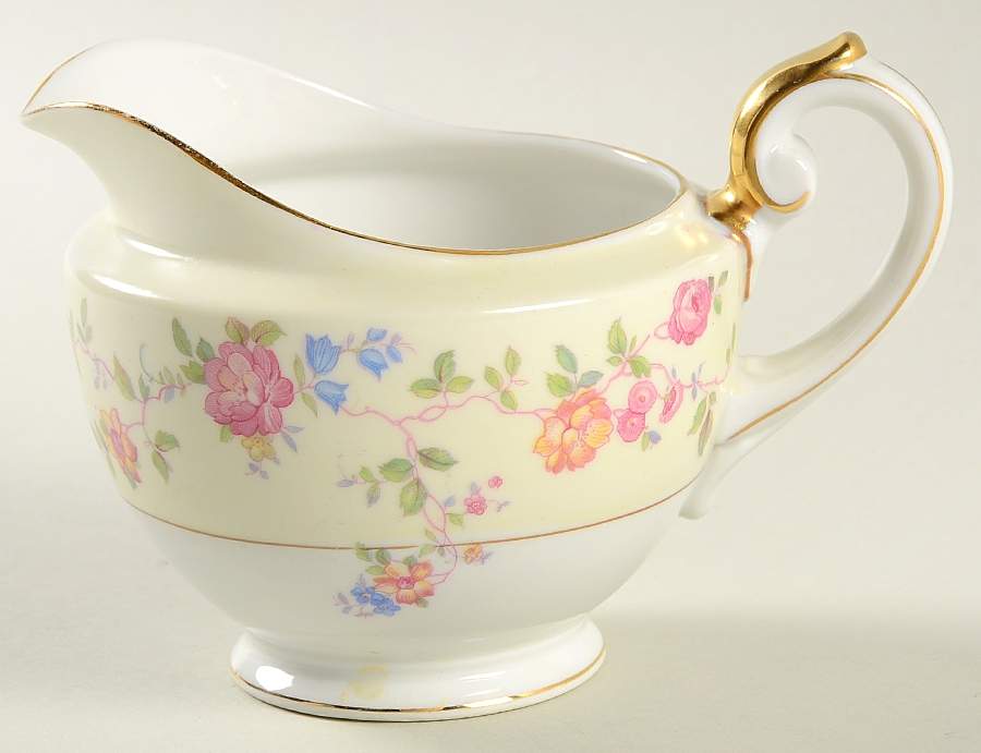 Mayflower Creamer by Thun-1