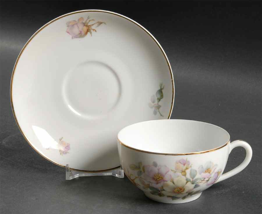 Orlando Flat Cup & Saucer Set by Thun-1