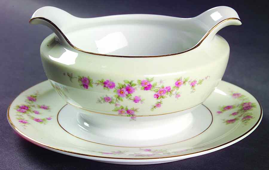 Rambler Gravy Boat with Attached Underplate by Thun-1