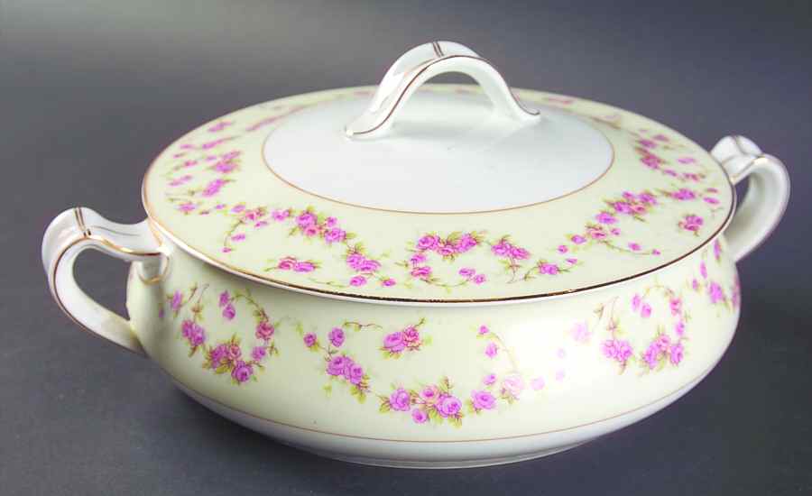 Rosemary (Small Pink Roses) Round Covered Vegetable by Thun-1