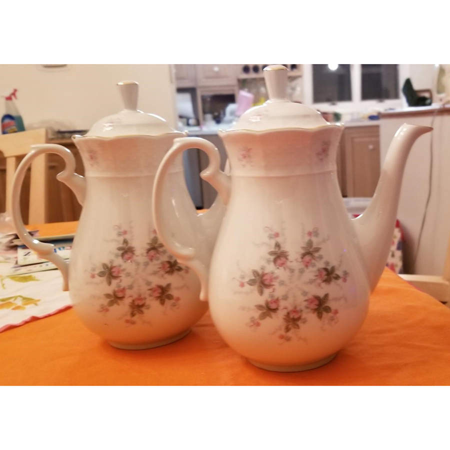Rosebud Coffee Pot & Lid by Thun-1