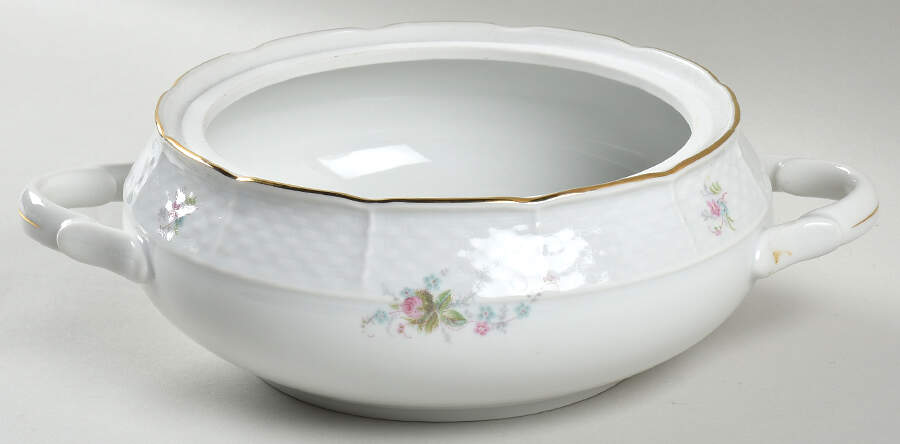 Rosebud Round Vegetable No Lid by Thun-1
