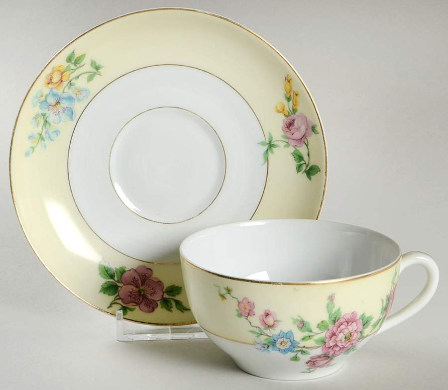 Sanlo Flat Cup & Saucer Set by Thun-1