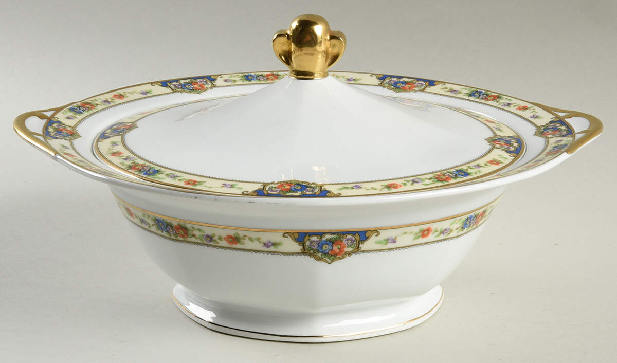 Savoy Round Covered Vegetable by Thun-1