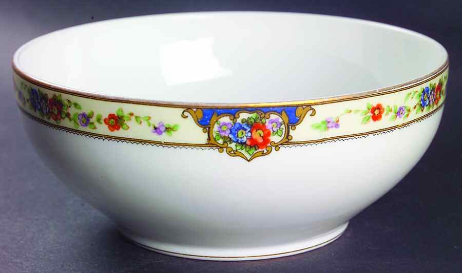 Savoy Cranberry Bowl by Thun-1