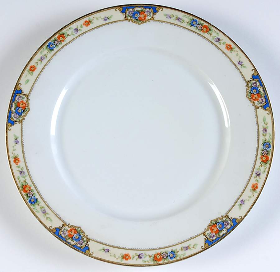 Savoy Luncheon Plate by Thun-1