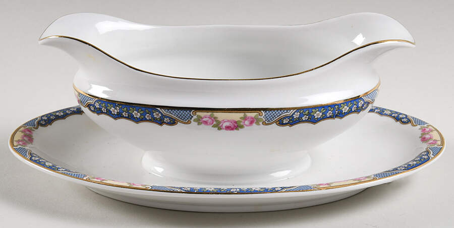 THU3 Gravy Boat with Attached Underplate by Thun-1