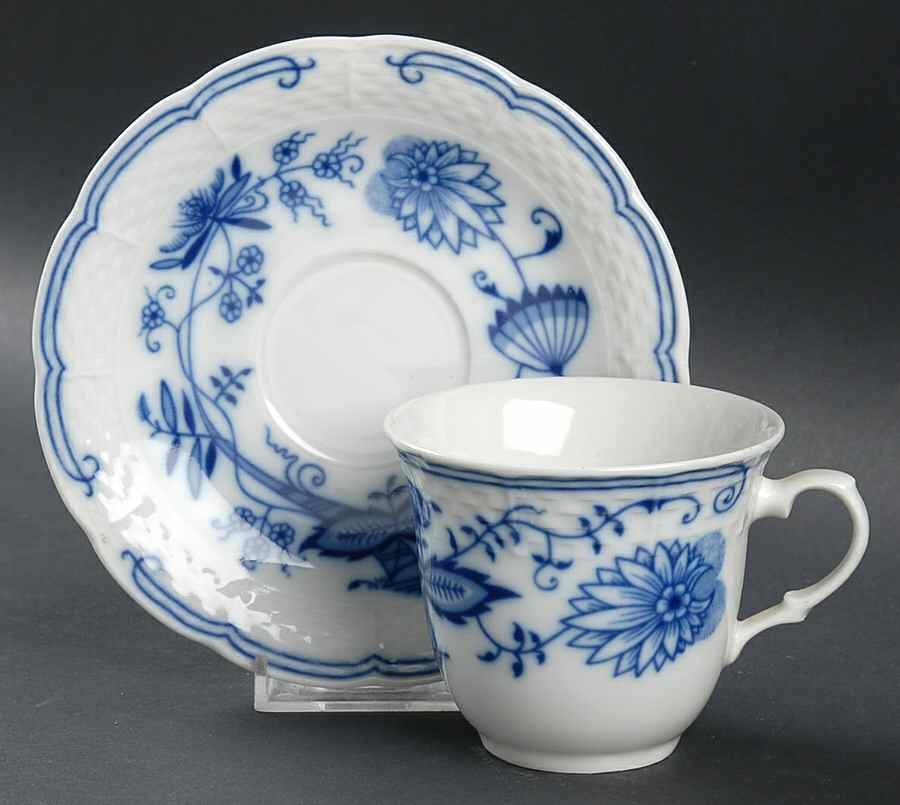 THU33 Flat Cup & Saucer Set by Thun-1