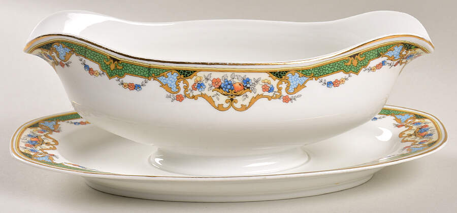 THU42 Gravy Boat with Attached Underplate by Thun-1