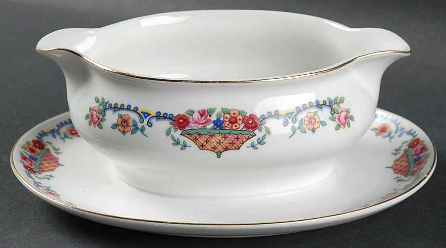 THU44 Gravy Boat with Attached Underplate by Thun-1