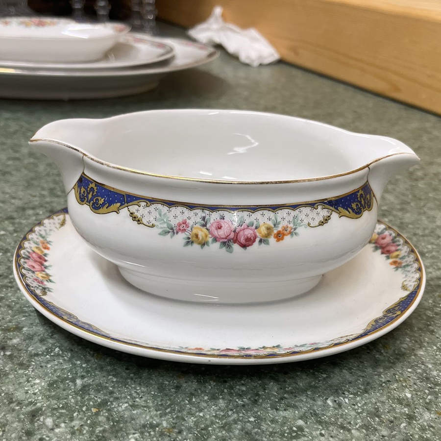THU55 Gravy Boat & Underplate by Thun-1
