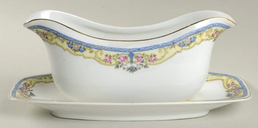 THU56 Gravy Boat with Attached Underplate by Thun-1
