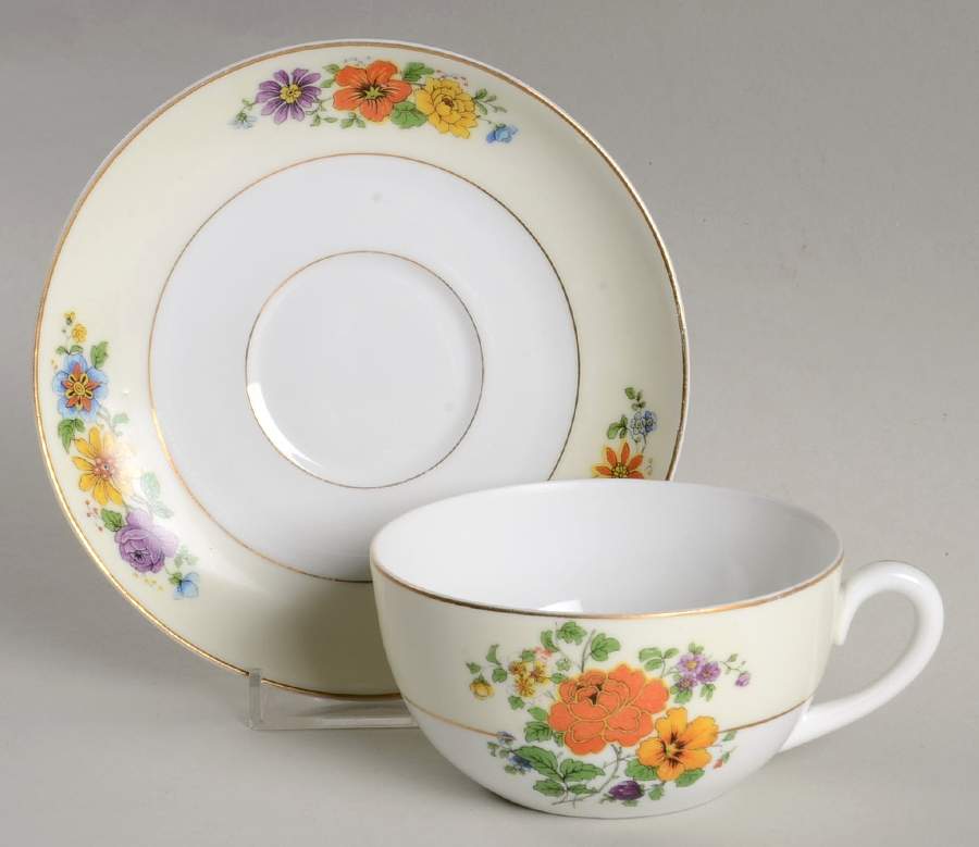 THU71 Flat Cup & Saucer Set by Thun-1