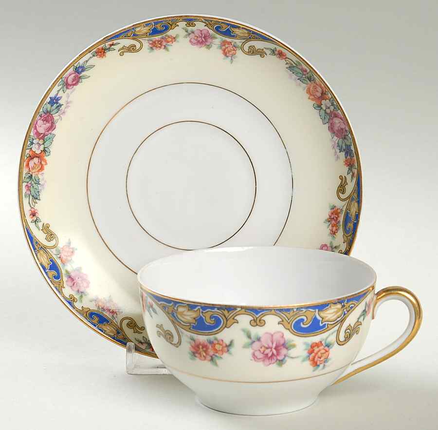 THU76 Flat Cup & Saucer Set by Thun-1