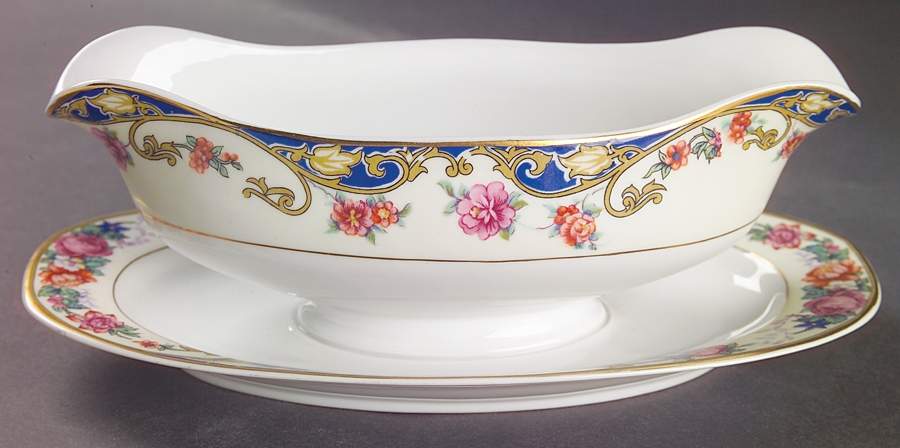 THU76 Gravy Boat with Attached Underplate by Thun-1