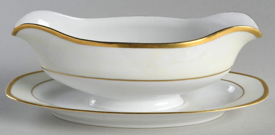 THU78 Gravy Boat with Attached Underplate by Thun-1