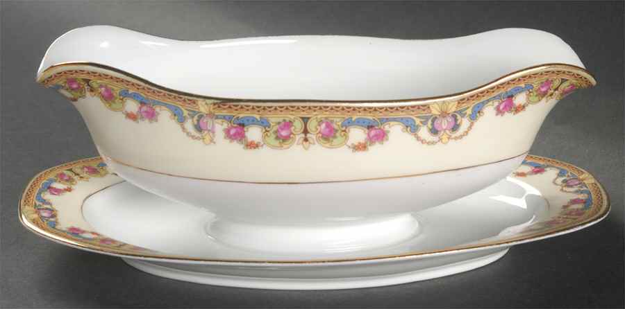 16317 Gravy Boat with Attached Underplate by Thun-1