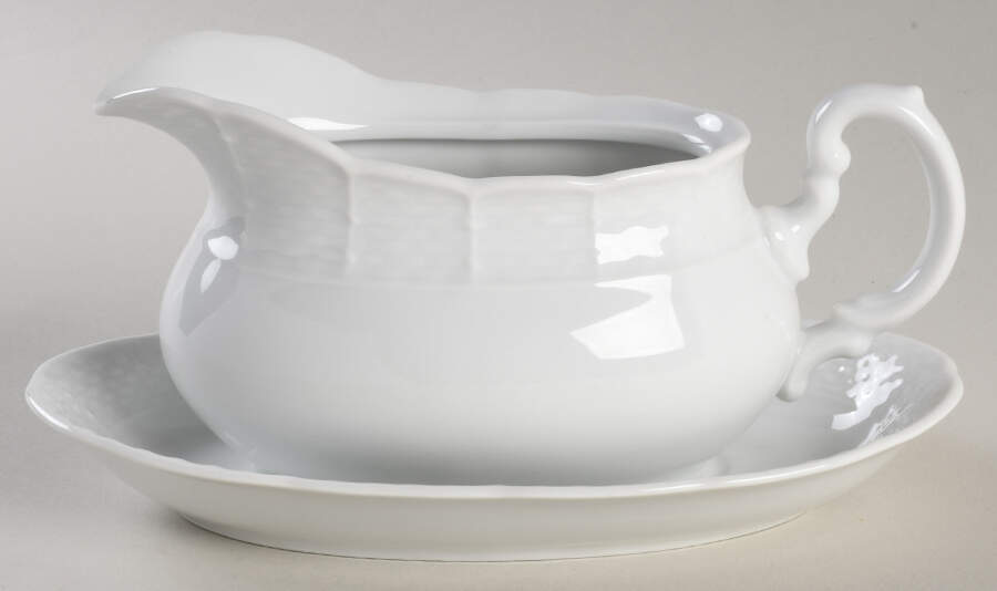 THU93 Gravy Boat & Underplate by Thun-1
