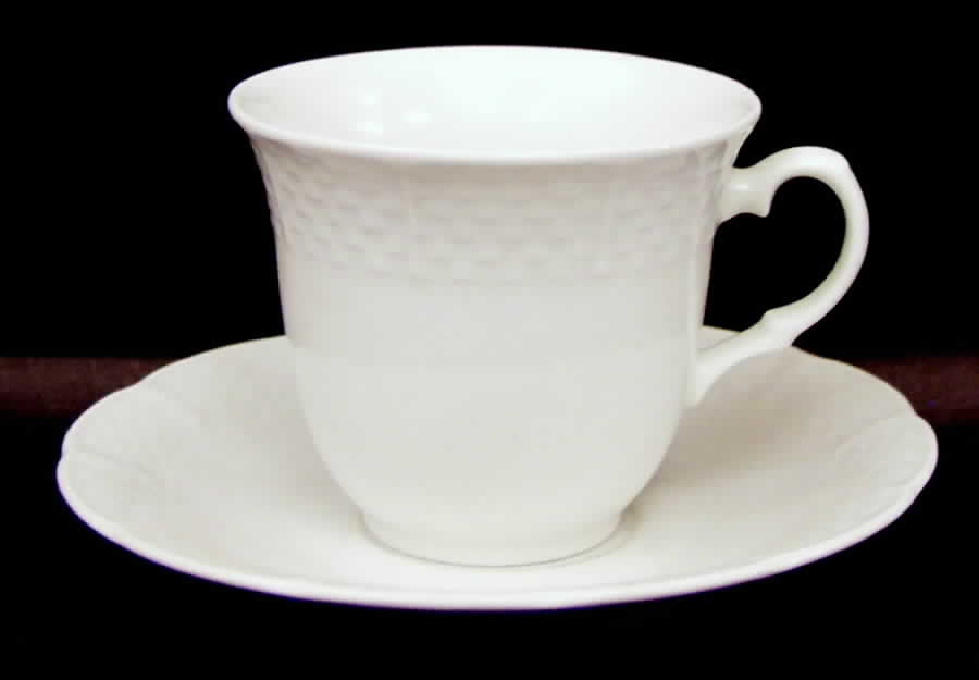 THU93 Flat Cup & Saucer Set by Thun-1