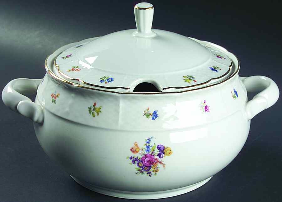 Tradition Tureen &  Lid by Thun-1