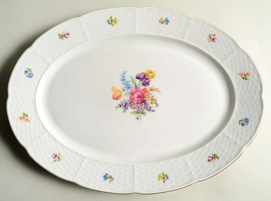 Tradition 14" Oval Serving Platter by Thun-1