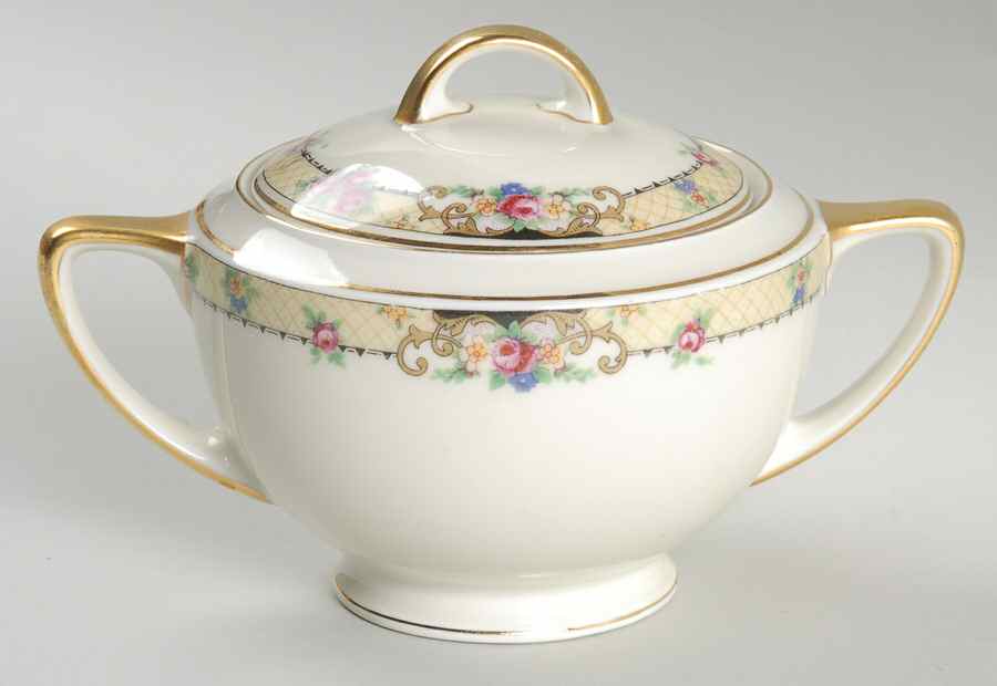 Trellis (Smooth) Sugar Bowl & Lid by Thun-1