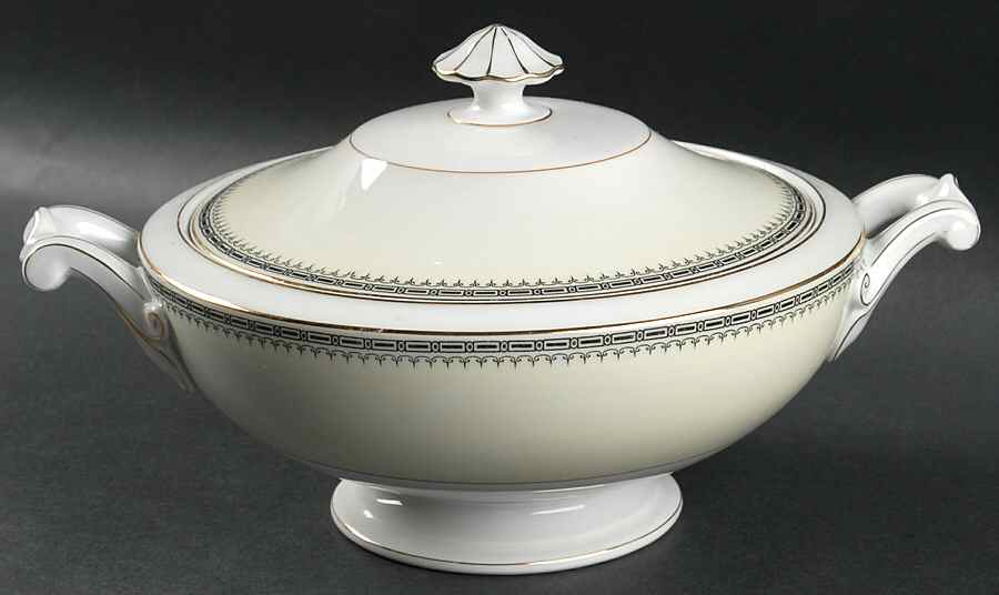 Virginia (Geometric Band) Round Covered Vegetable by Thun-1