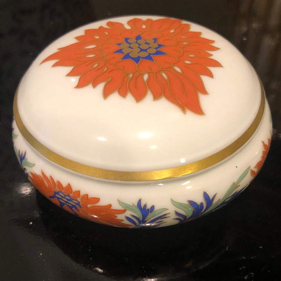 Chrysanthemum Round Box & Lid by Tiffany-1