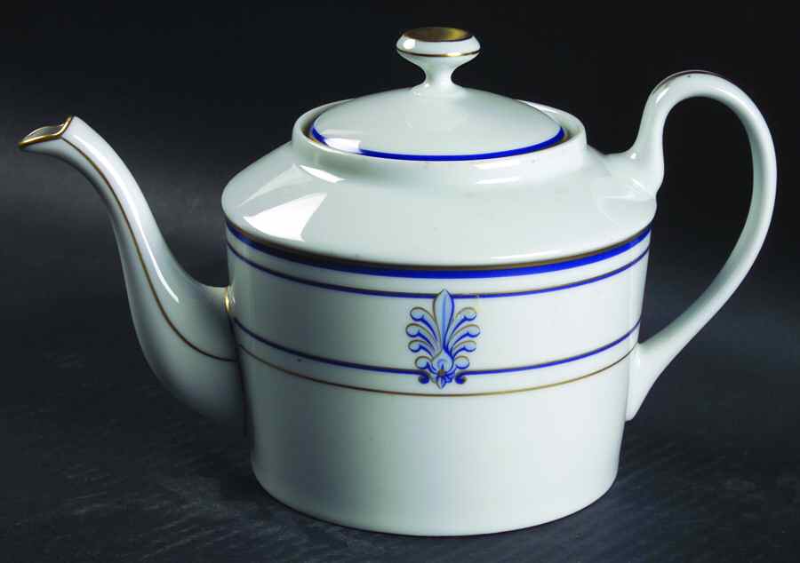 Shell & Thread (Limoges) Teapot & Lid by Tiffany-1