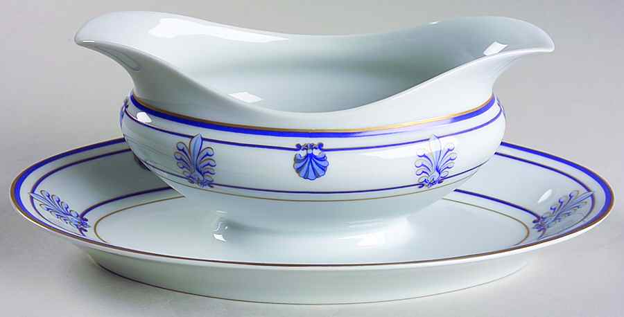 Shell & Thread (Limoges) Gravy Boat with Attached Underplate by Tiffany-1