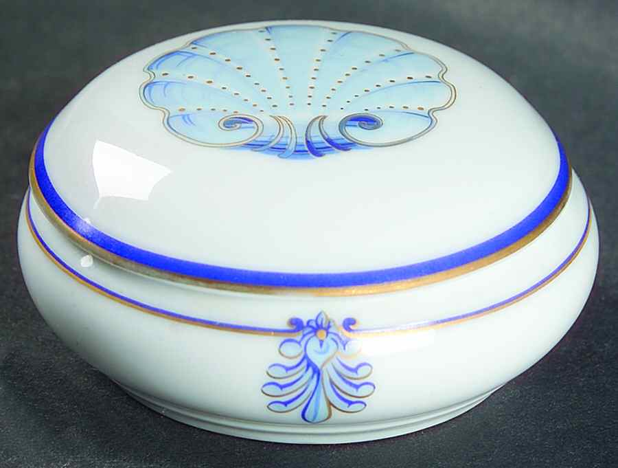 Shell & Thread (Limoges) Round Box & Lid by Tiffany-1