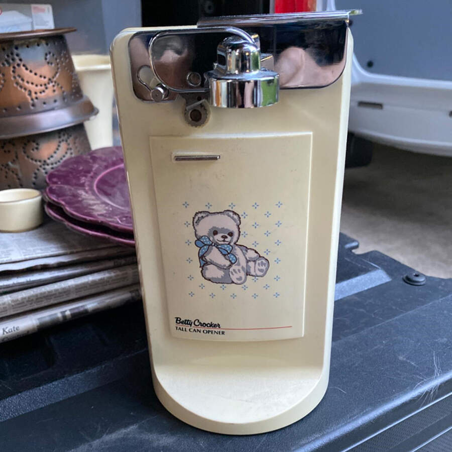 Country Bear Electric Can Opener by Tienshan-1
