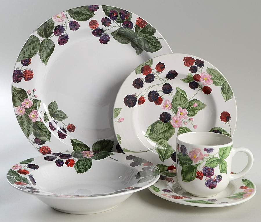 Raspberry Social 5 Piece Place Setting by Tienshan-1