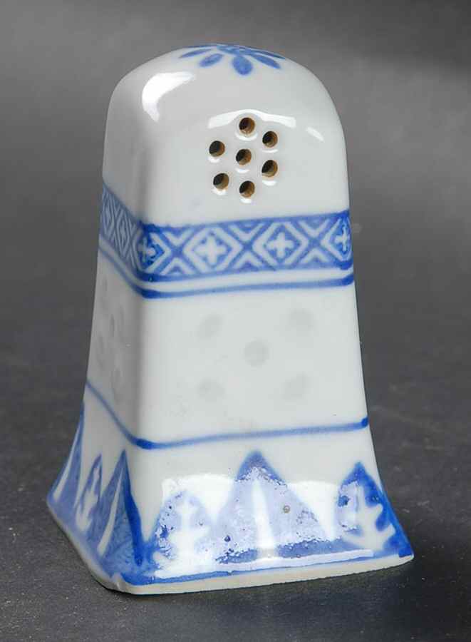 Rice Flower Pepper Shaker by Tienshan-1