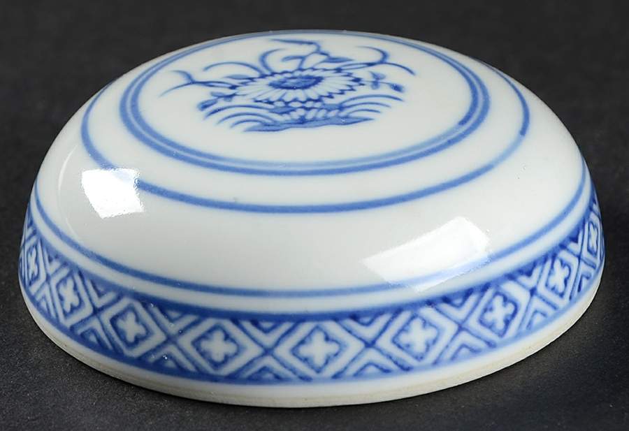 Rice Flower Lid for Small Ginger Jar by Tienshan-1