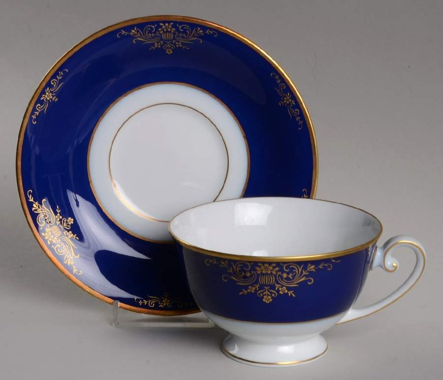 Alexander The Great Footed Cup & Saucer Set by Tirschenreuth-1