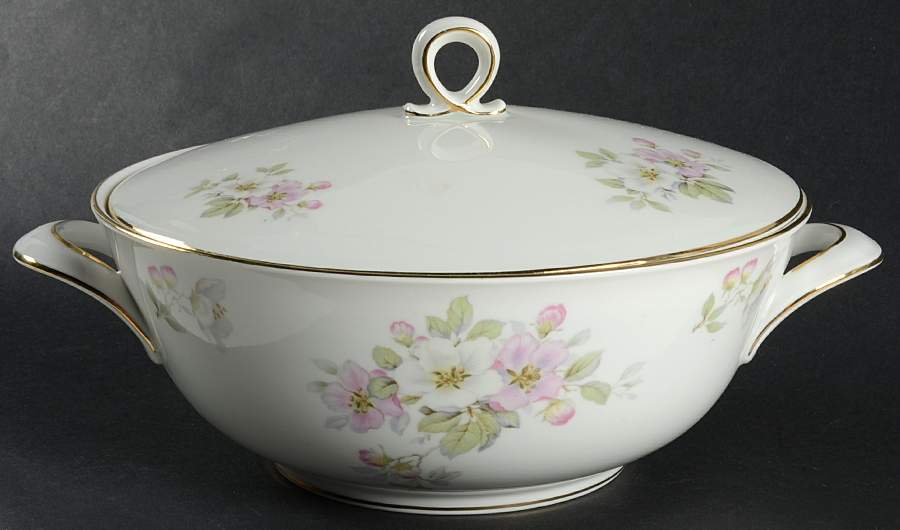 Apple Blossom (White Background) Round Covered Vegetable by Tirschenreuth-1