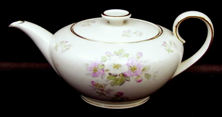 Apple Blossom (White Background) Teapot & Lid by Tirschenreuth-1