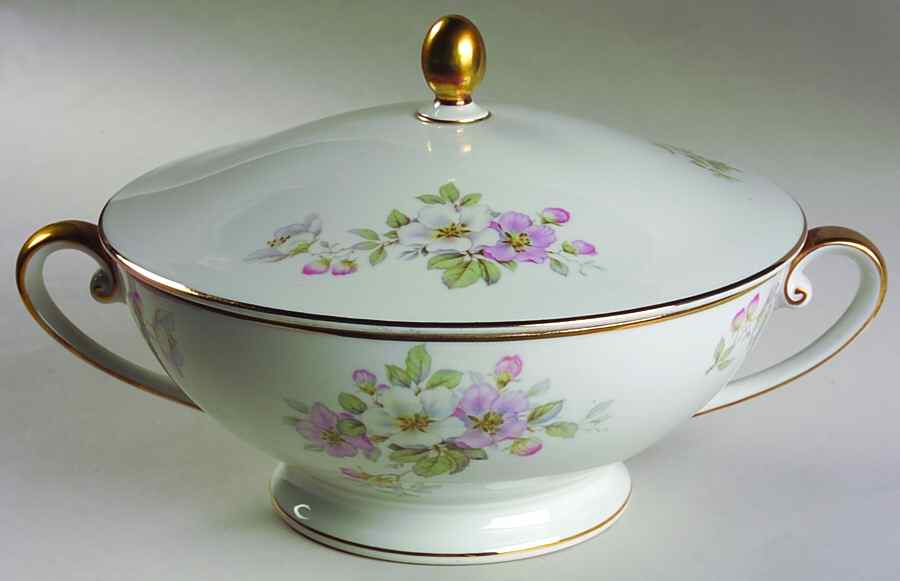 Apple Blossom (White Background) Round Covered Vegetable by Tirschenreuth-1
