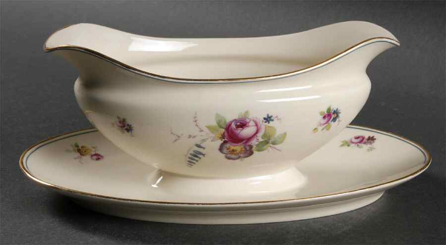The Ascot Gravy Boat with Attached Underplate by Tirschenreuth-1