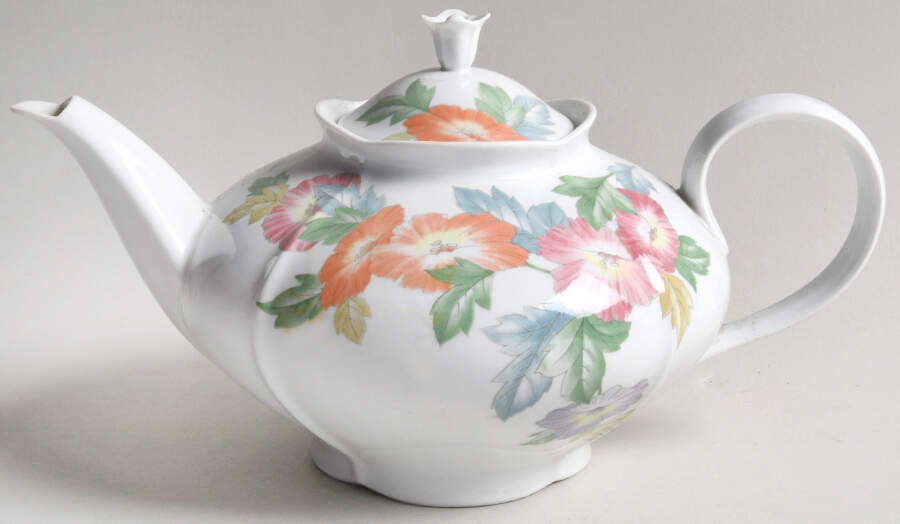 Avignon Teapot & Lid by Tirschenreuth-1