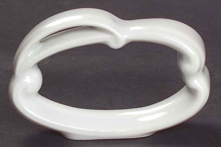 Baronesse White Napkin Ring by Tirschenreuth-1