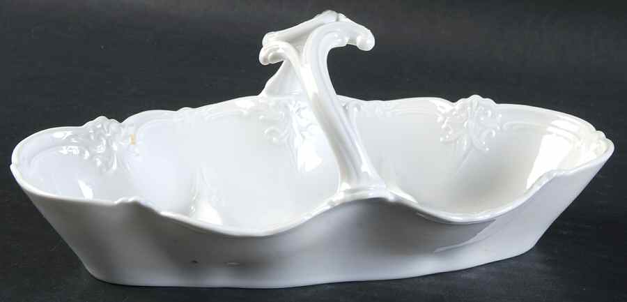 Baronesse White 7" Oval Basket by Tirschenreuth-1