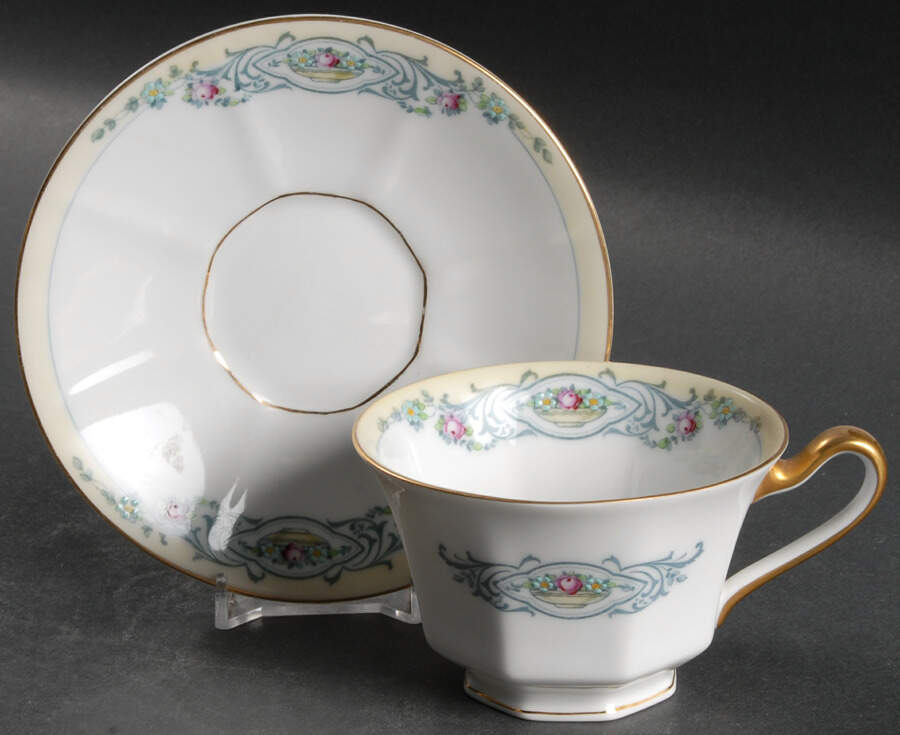 Beaumont Footed Cup & Saucer Set by Tirschenreuth-1