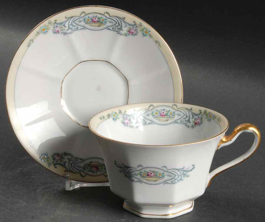 Beaumont Footed Cup & Saucer Set by Tirschenreuth-1