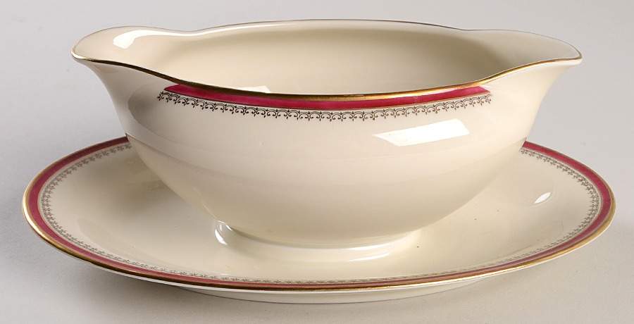 Bedford Gravy Boat with Attached Underplate by Tirschenreuth-1