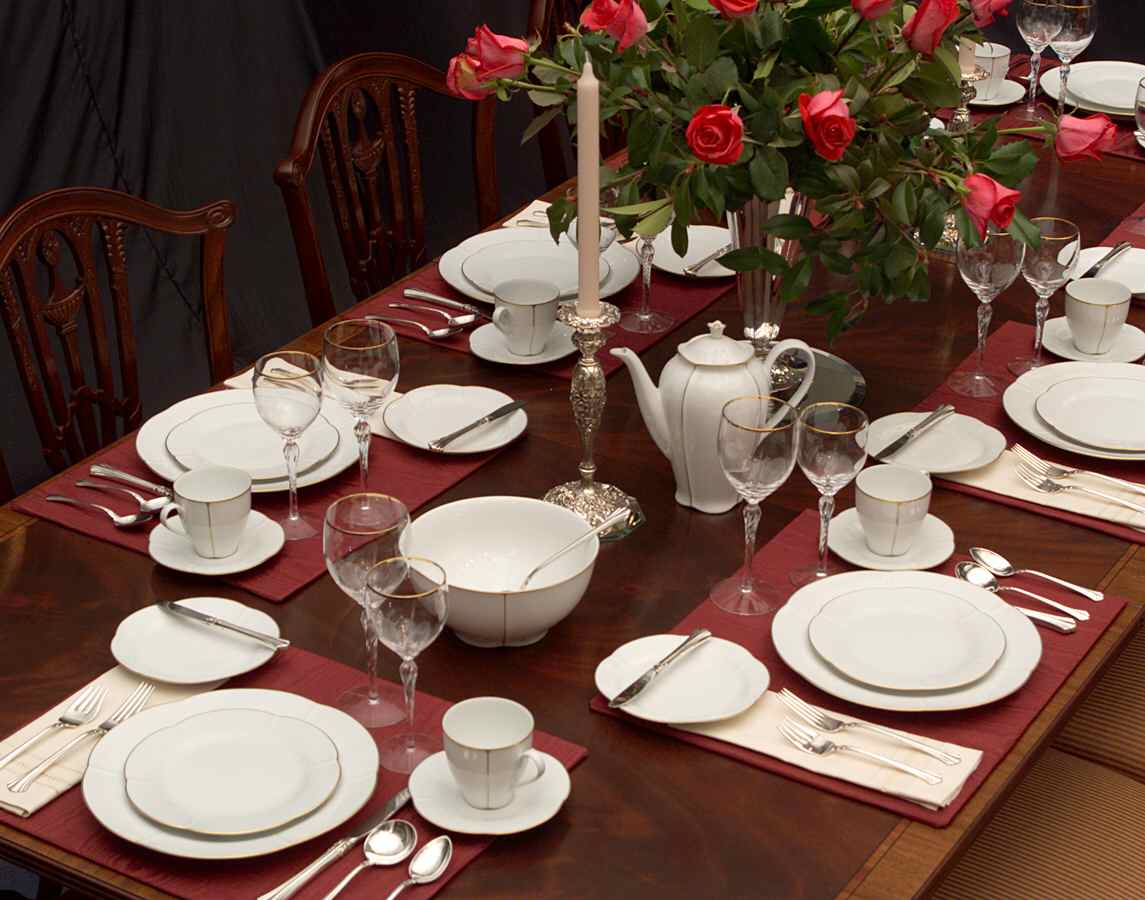 Blenheim 44 Piece Estate Set by Tirschenreuth-1