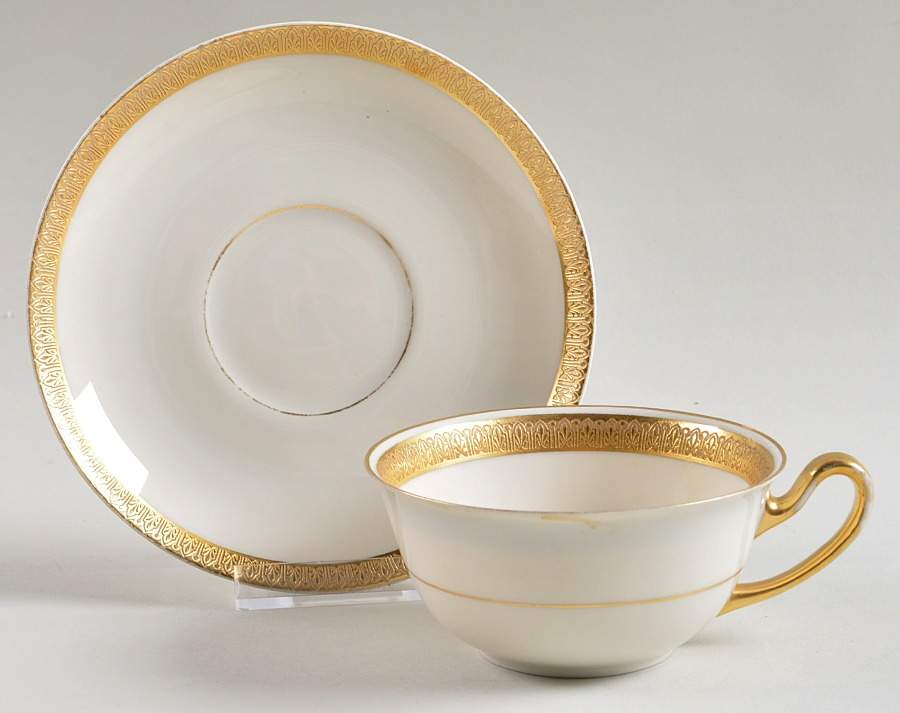 The Bray Flat Cup & Saucer Set by Tirschenreuth-1